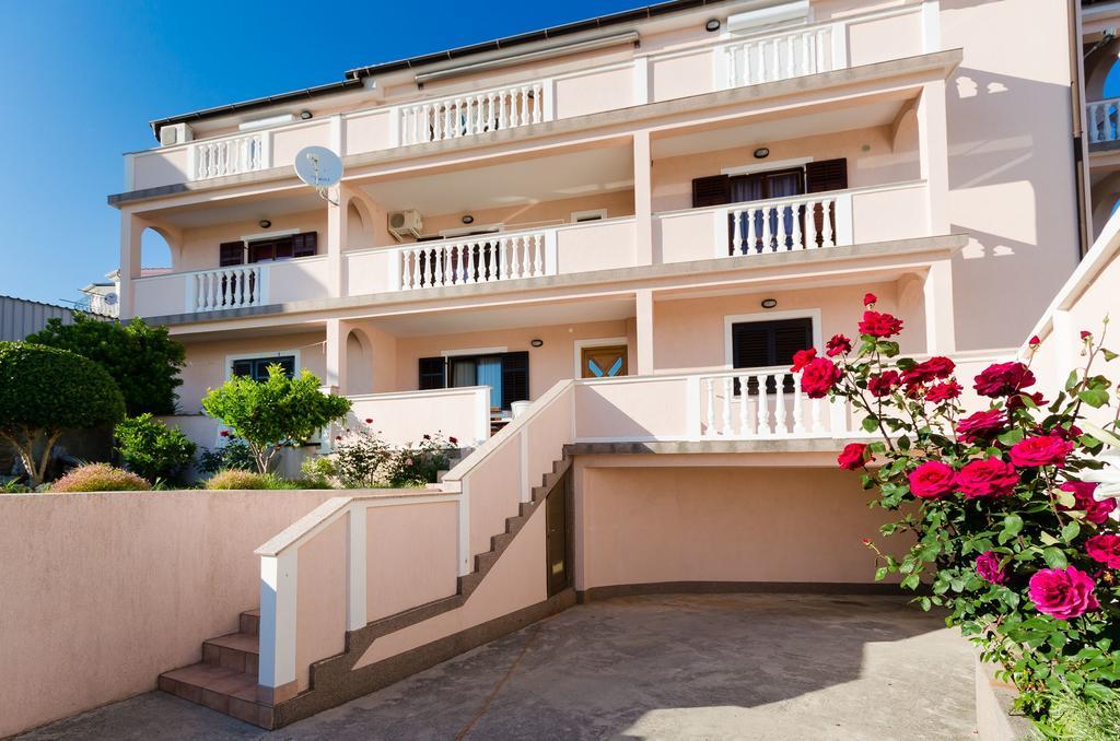 Apartments Dragan Lopar Exteriér fotografie